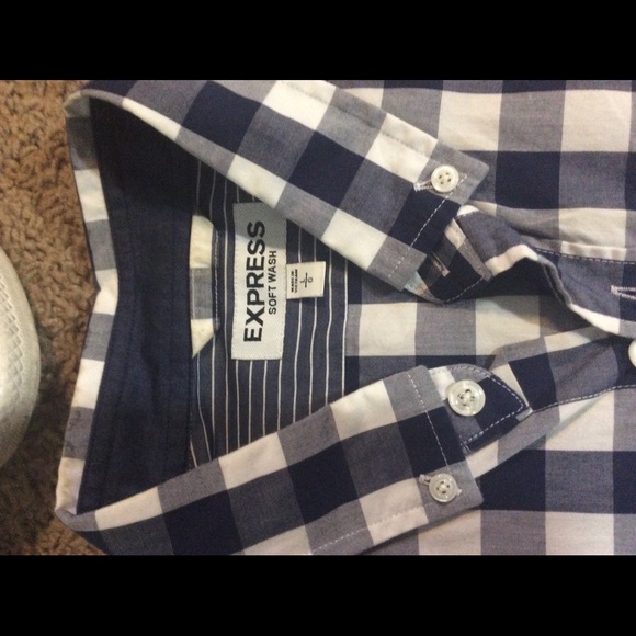 Express button up - Picture 2 of 2